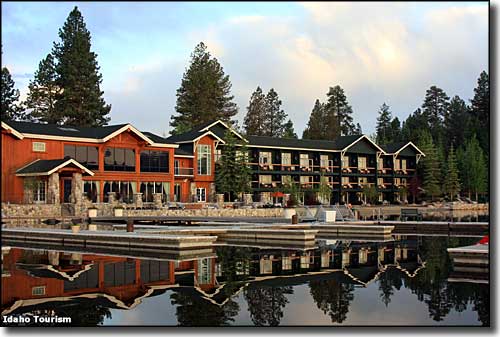 Lodge at Lake Cascade State Park