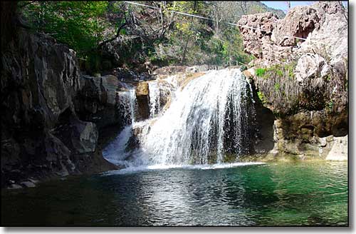 Fossil Creek waterfall