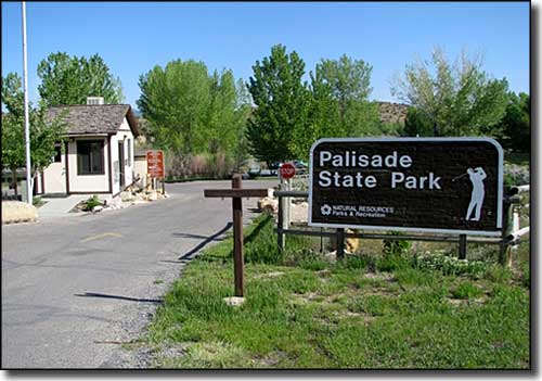 The entry to Palisade State Park